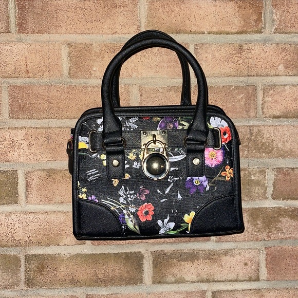 Handbags - NWT - Floral Tote/ Crossbody Bag WITH Wallet/Clutch !